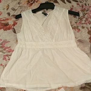 🎉🎉3 for $10🎉🎉 100% cotton white with lace top